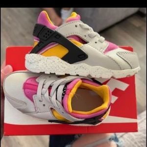 Nike Huraches  toddler size 7
